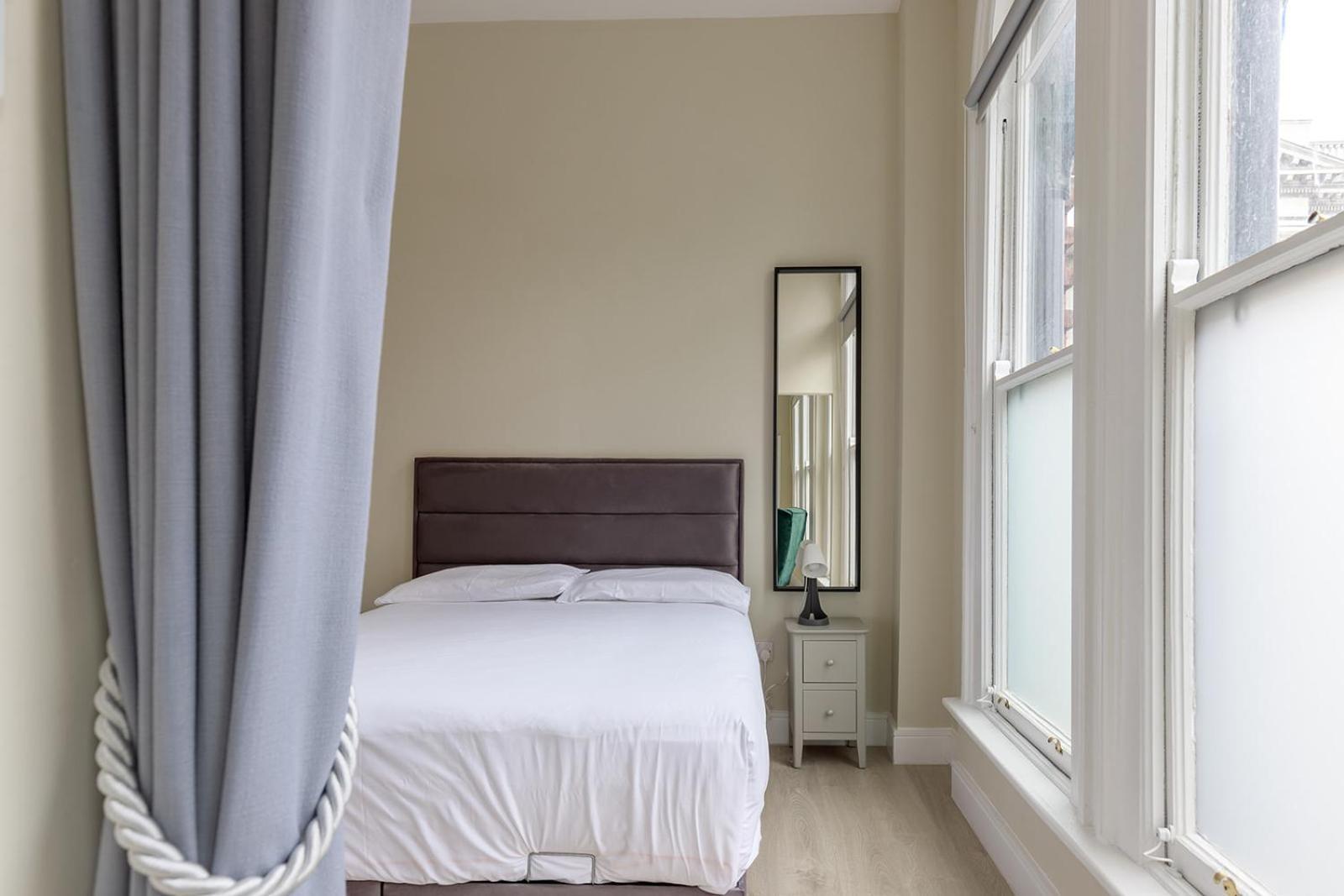 Dublin Castle Suites Екстериор снимка