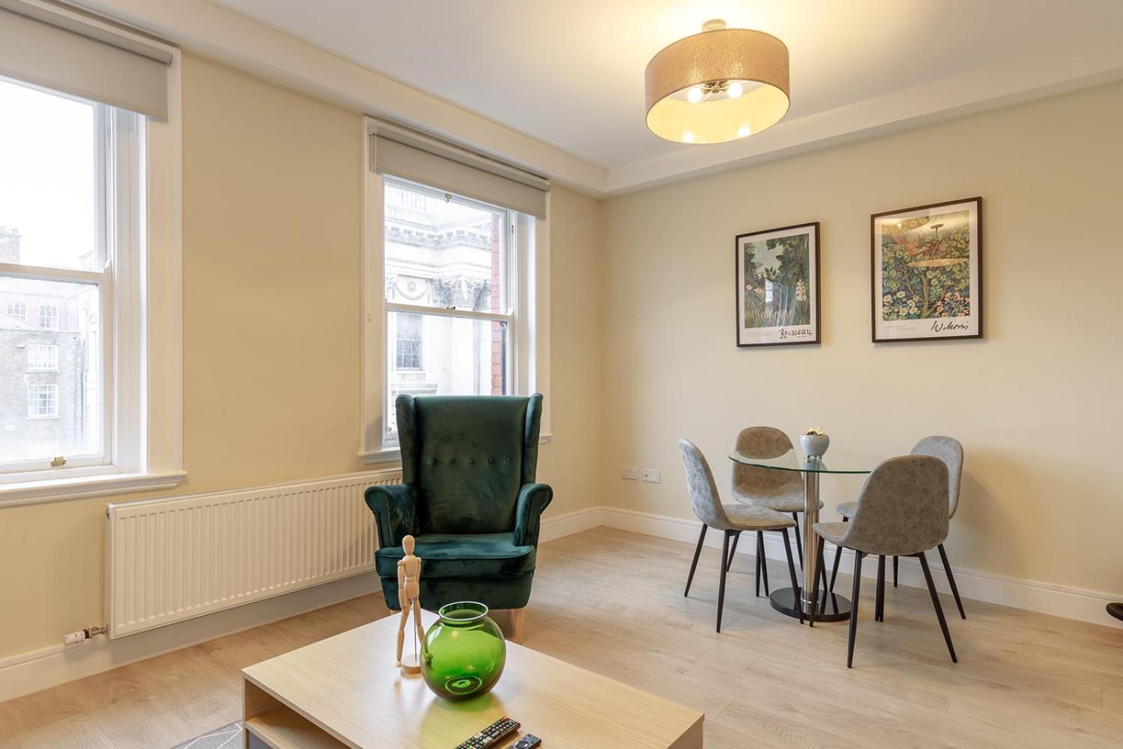 Dublin Castle Suites Екстериор снимка