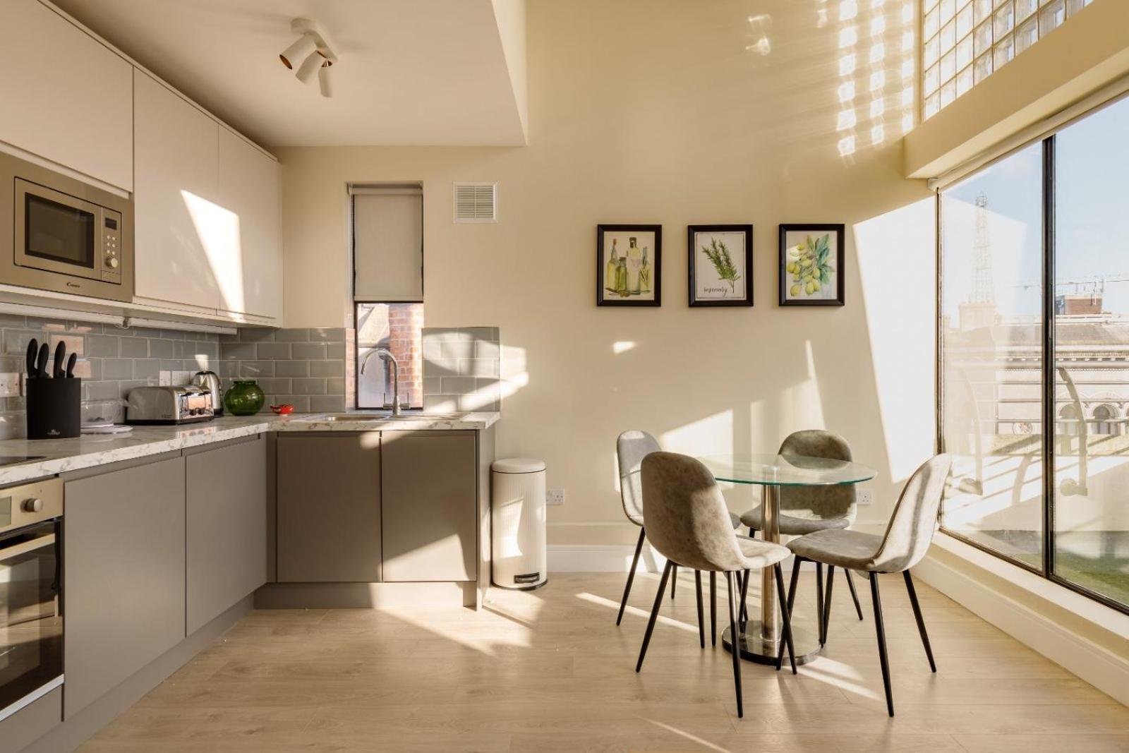 Dublin Castle Suites Екстериор снимка
